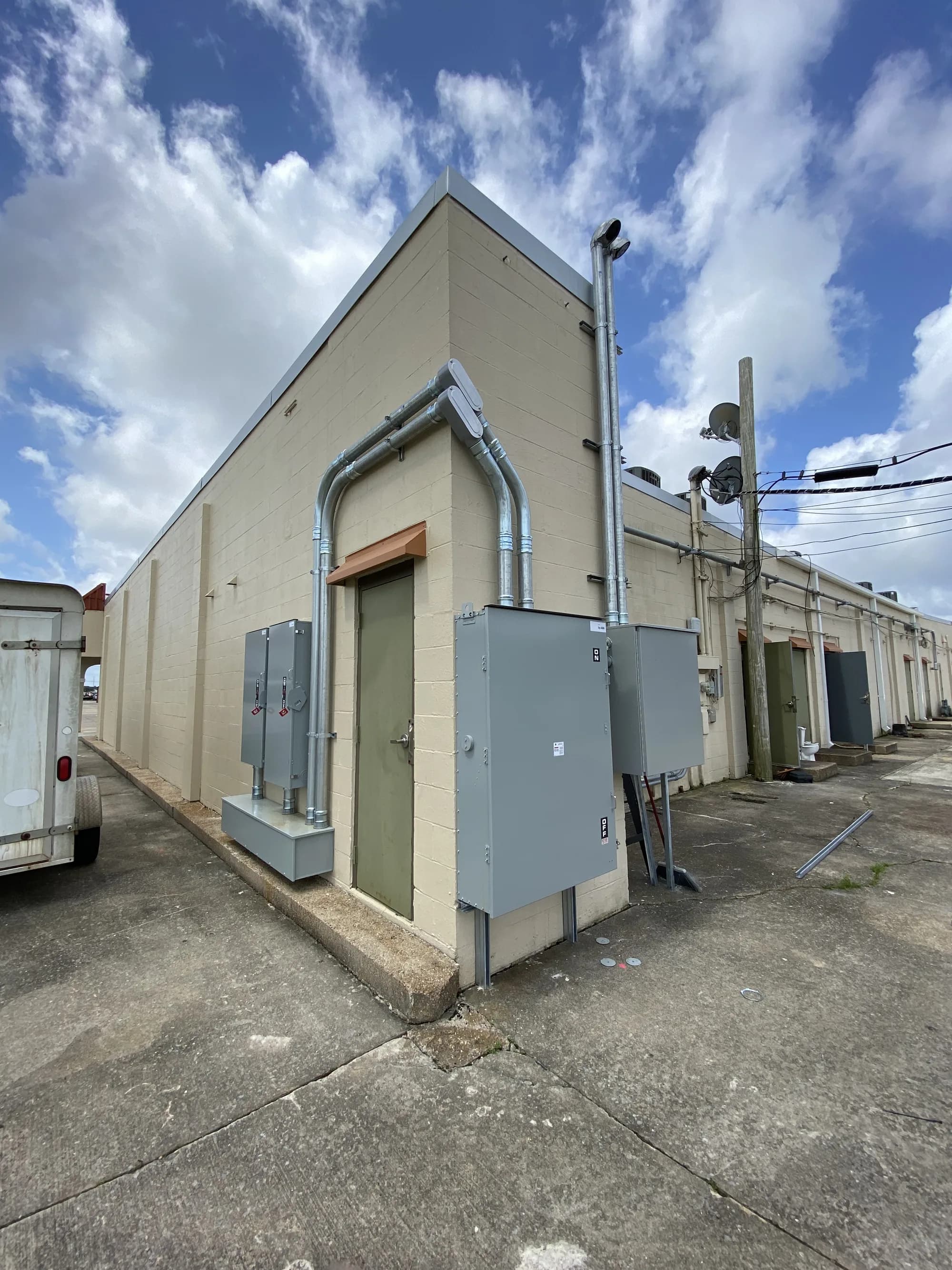 Service infrastructure tied to the existing building structure