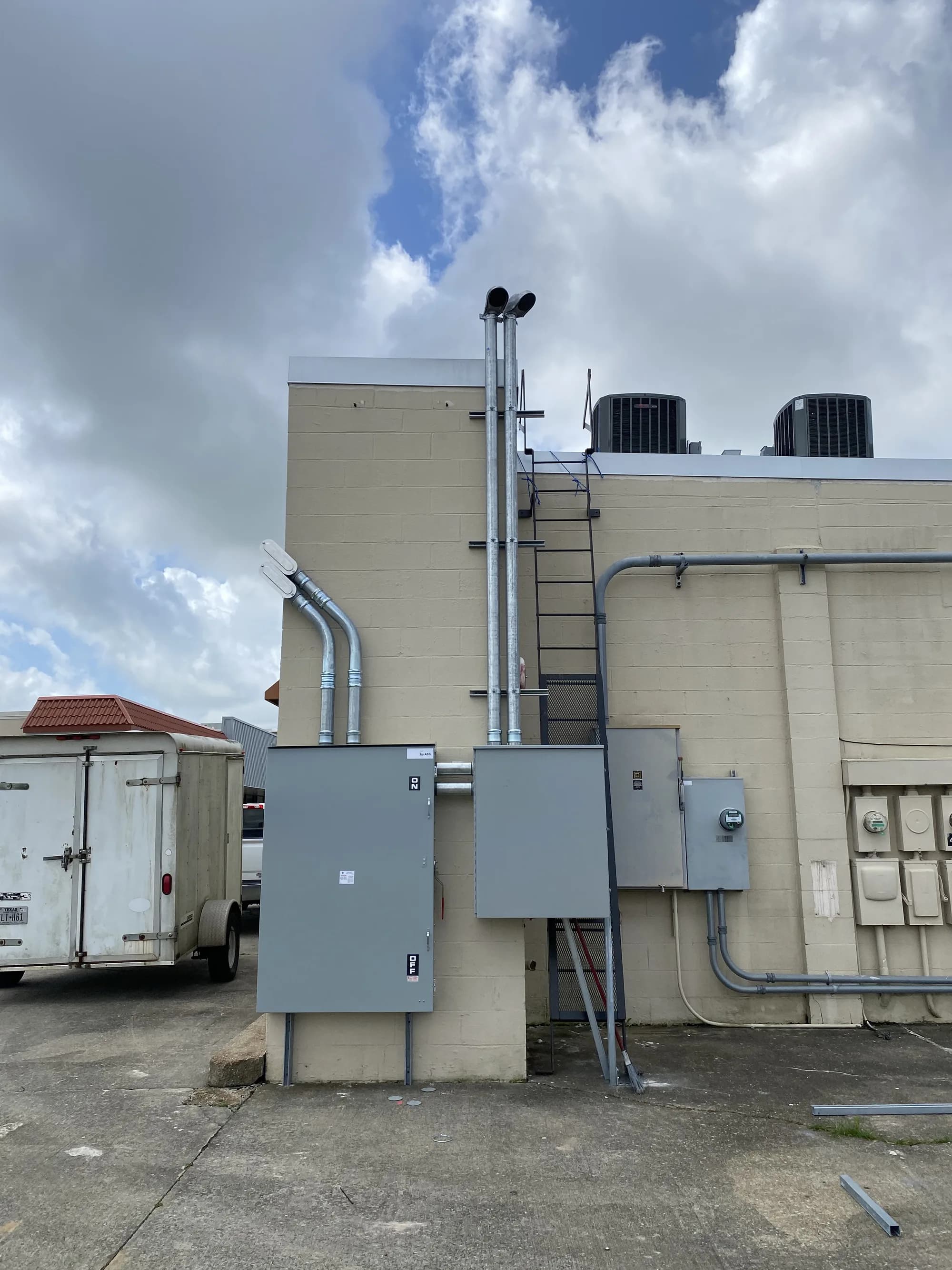 Final exterior view of the 800A service buildout